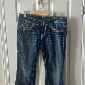 Dark Wash Women’s Jeans with Contrast Stitching